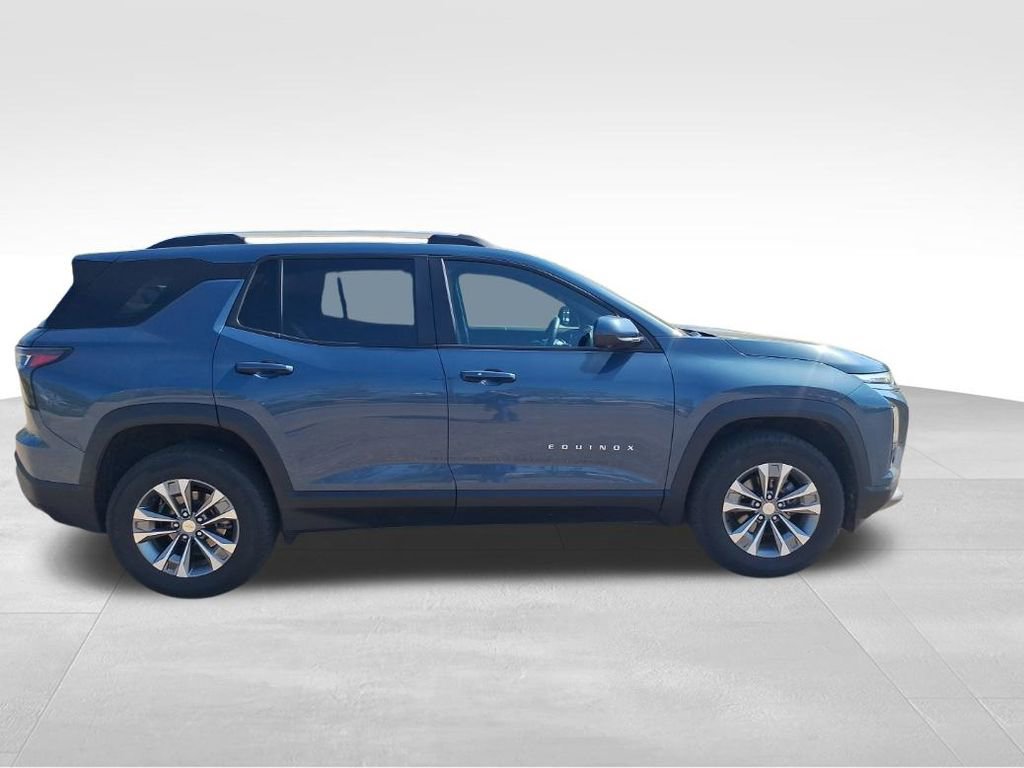 Used 2025 Chevrolet Equinox LT w/ Convenience Package II image 5