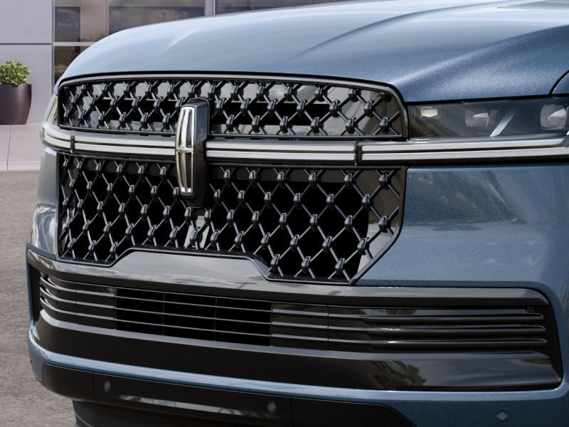 New 2027 Lincoln Navigator Reserve w/ Jet Appearance Package AWD/4WD image 17