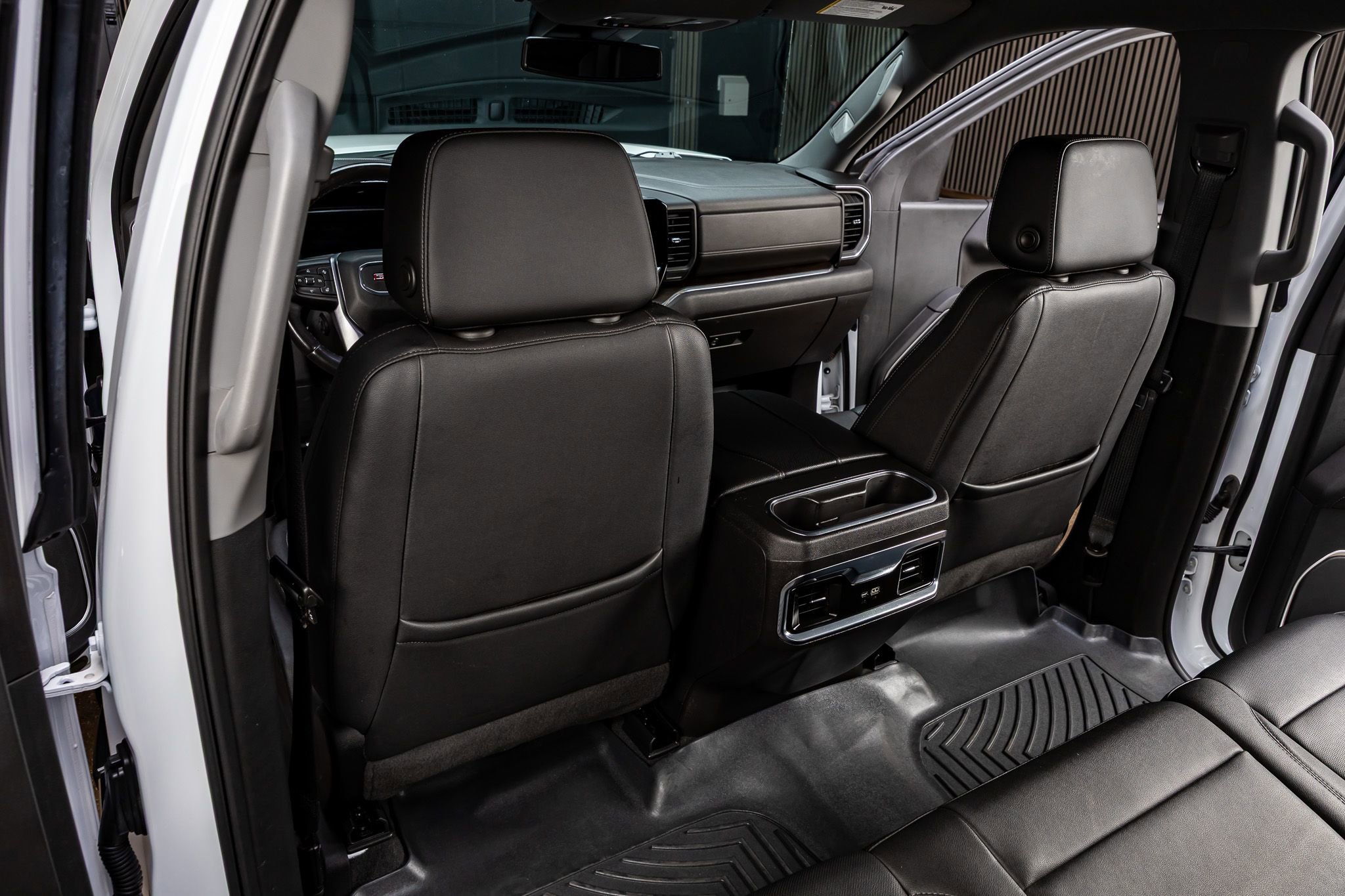 Used 2023 GMC Sierra 1500 SLT AWD/4WD image 34