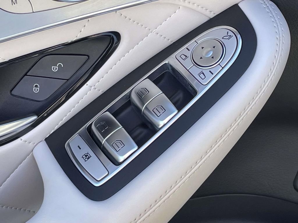 Used 2019 Mercedes-Benz GLC 300 image 17