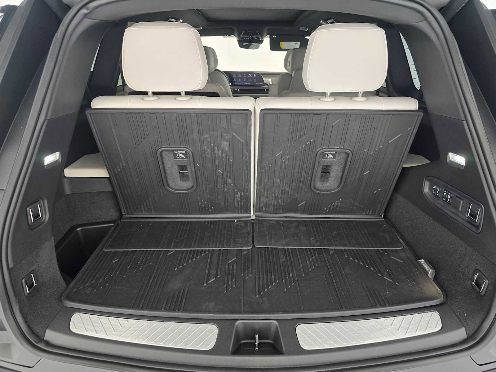 New 2026 Cadillac Vistiq Sport w/ LPO, Floor Liner Package image 9