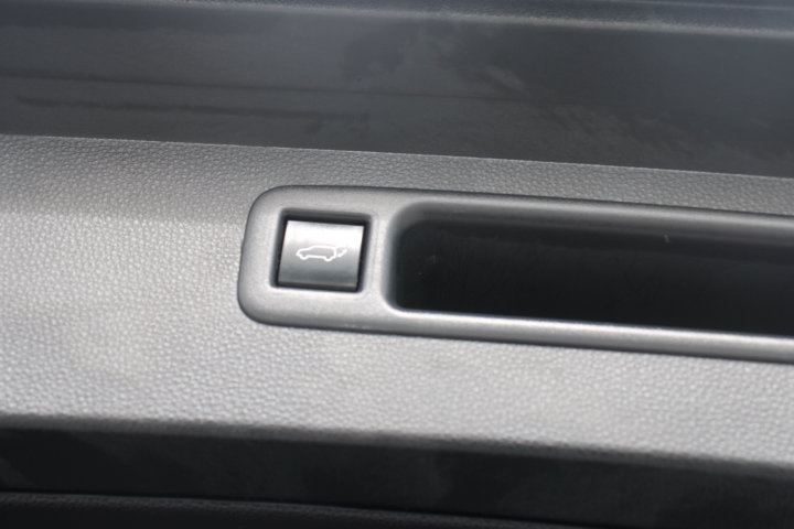 Used 2022 Toyota Highlander LE AWD/4WD image 15