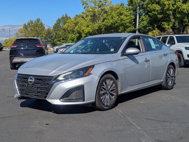 Used 2023 Nissan Altima 2.5 SV FWD image 9