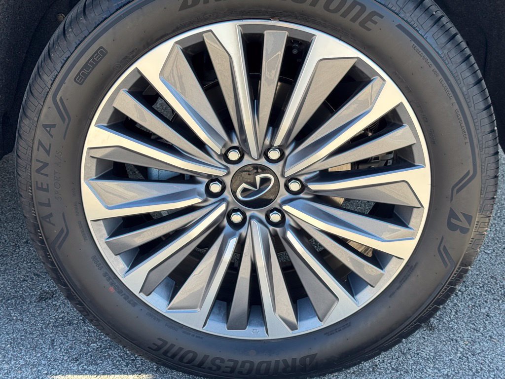 Certified 2026 INFINITI QX80 Luxe w/ Cargo Package AWD/4WD image 8