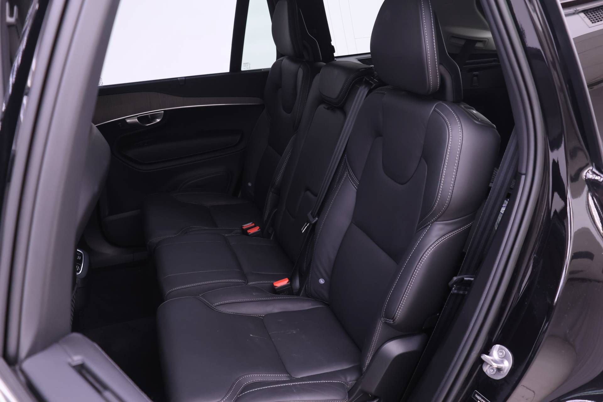 Used 2023 Volvo XC90 B6 Ultimate w/ Protection Package Premier AWD/4WD image 13