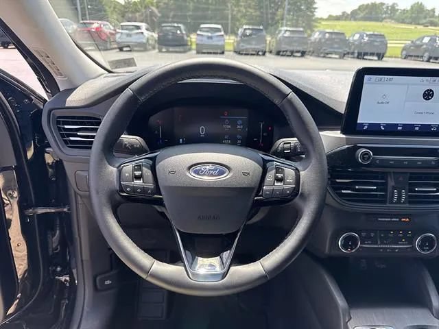 Used 2025 Ford Escape Active w/ Cold Weather Package FWD image 10
