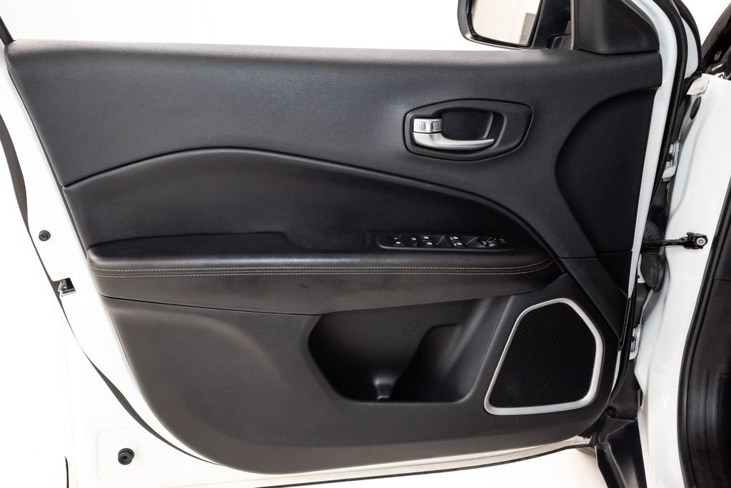 Used 2019 Jeep Compass Limited AWD/4WD image 7