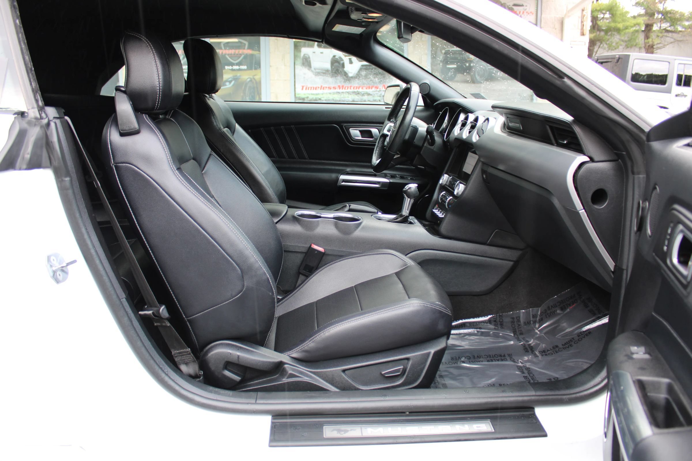 Used 2022 Ford Mustang Premium RWD image 10