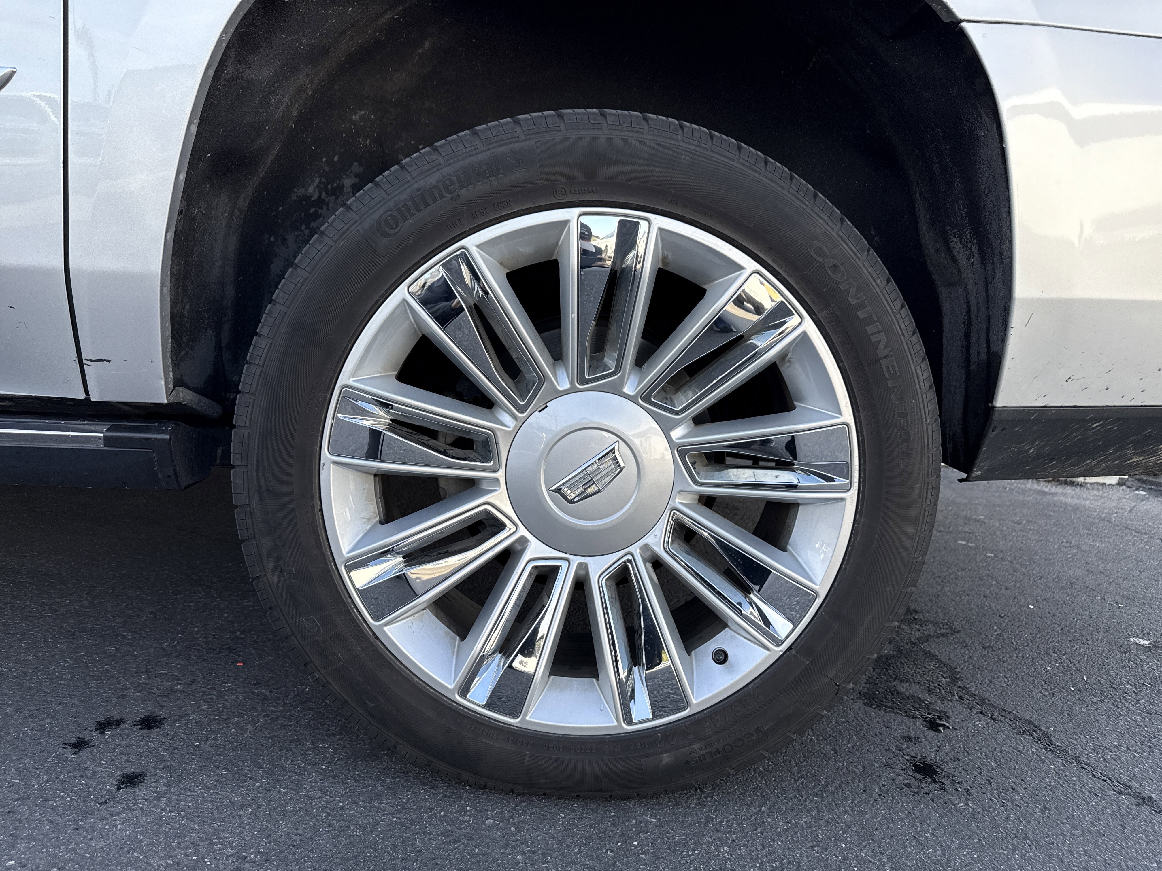 Used 2019 Cadillac Escalade ESV Platinum image 3