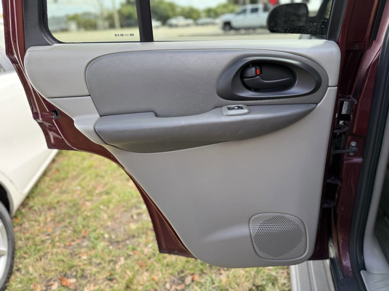 Used 2004 Chevrolet TrailBlazer LT w/ LT Preferred Equipment Group image 18