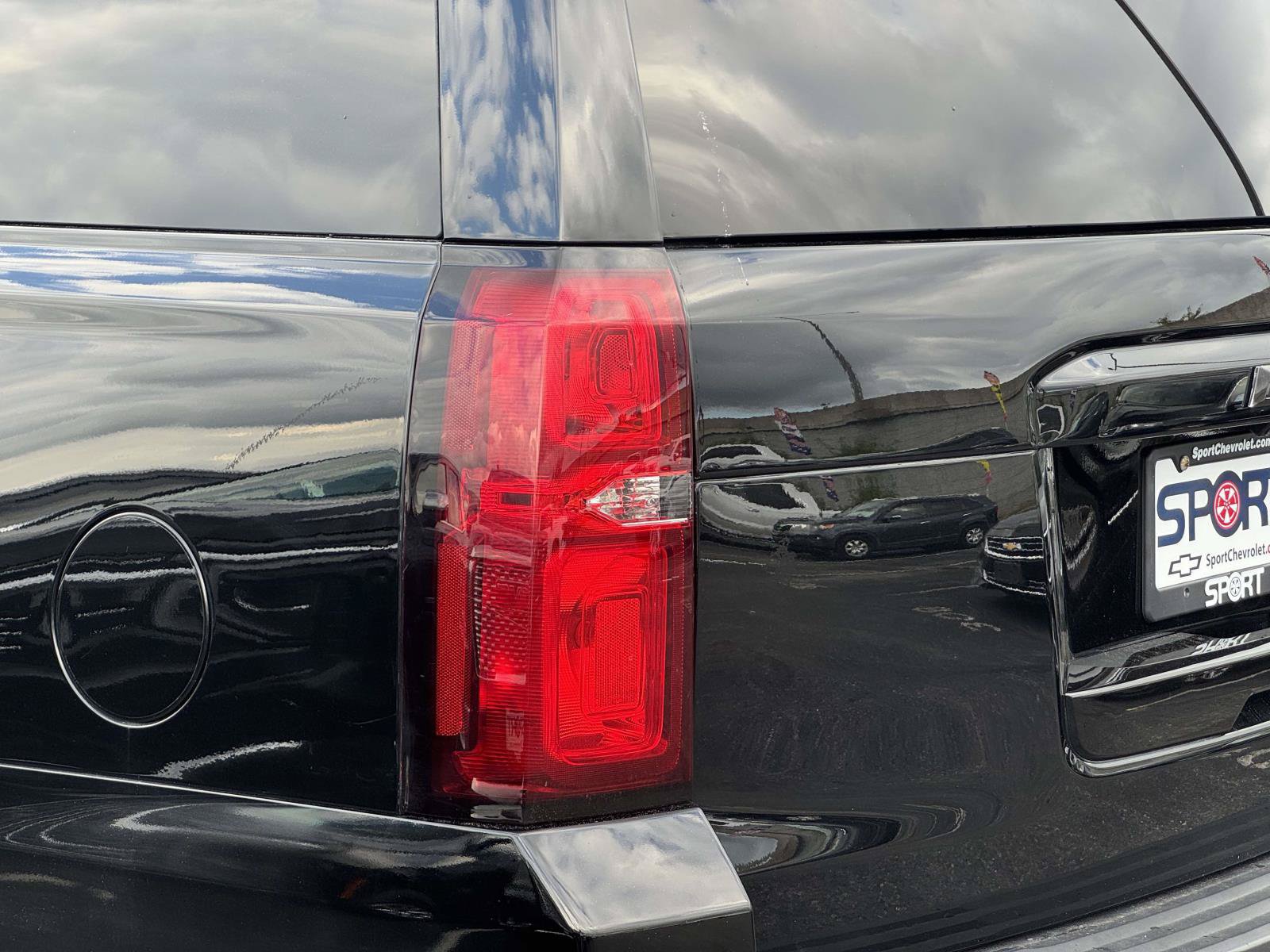Used 2020 Chevrolet Suburban Premier AWD/4WD image 30
