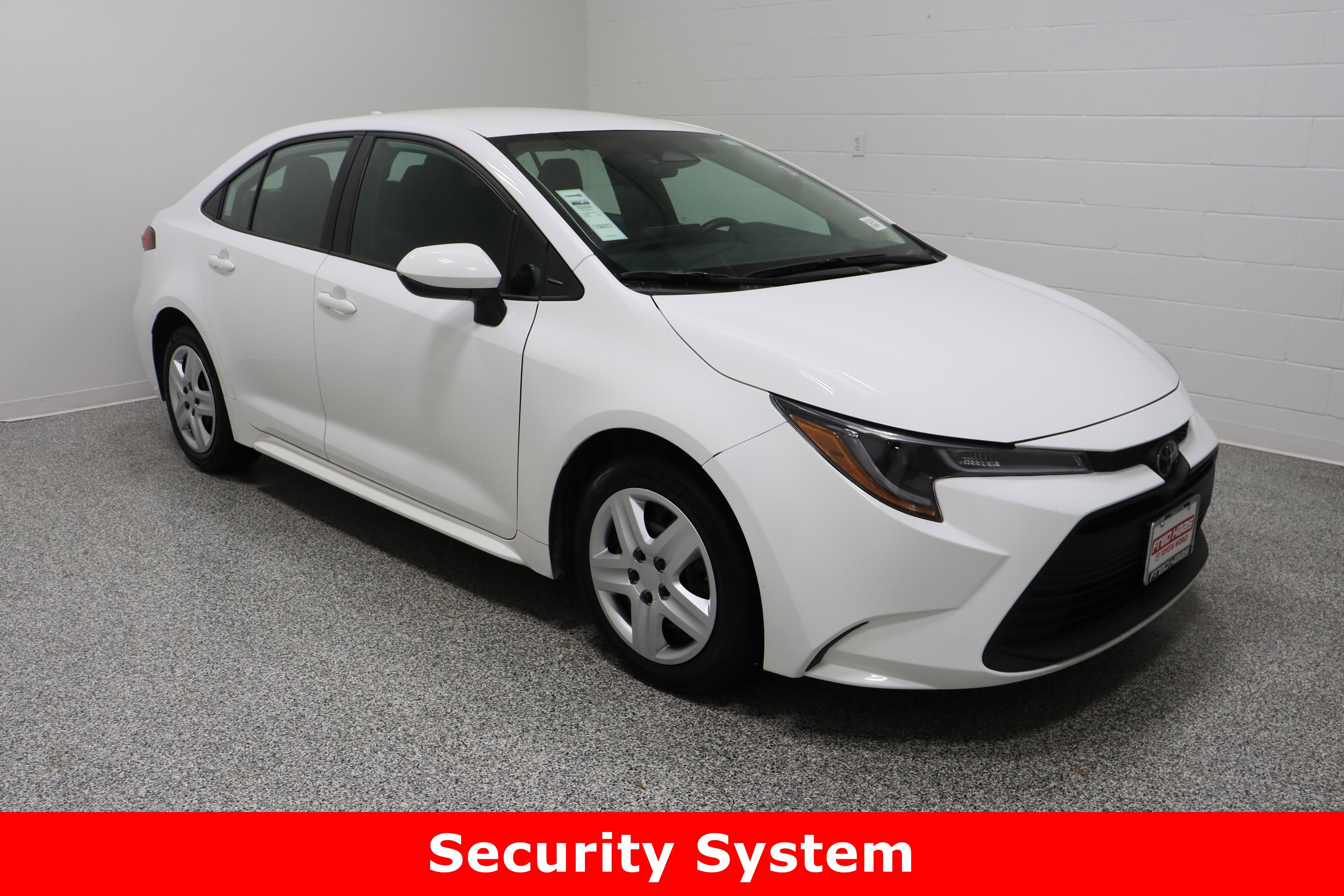 Used 2024 Toyota Corolla LE image 4