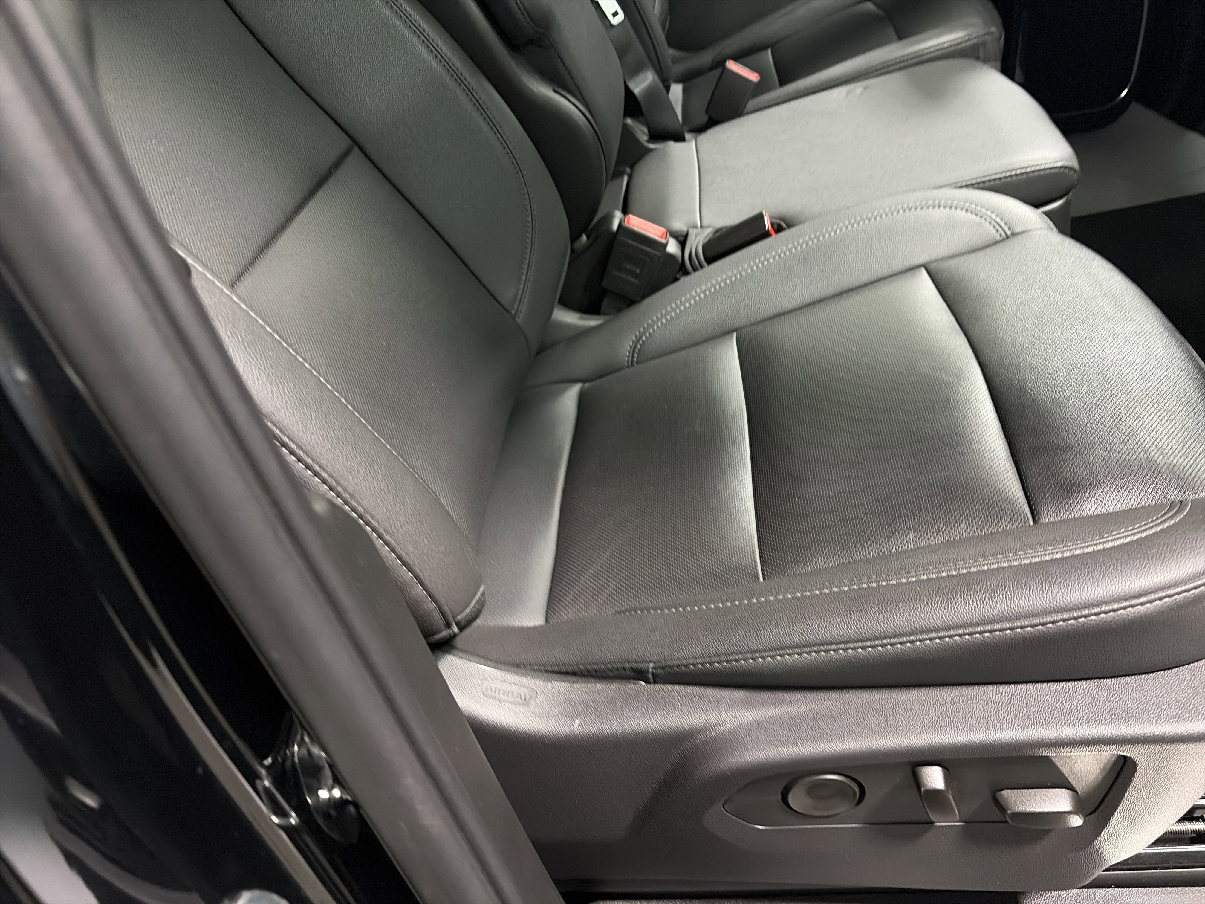 Used 2024 GMC Sierra 1500 SLT image 33