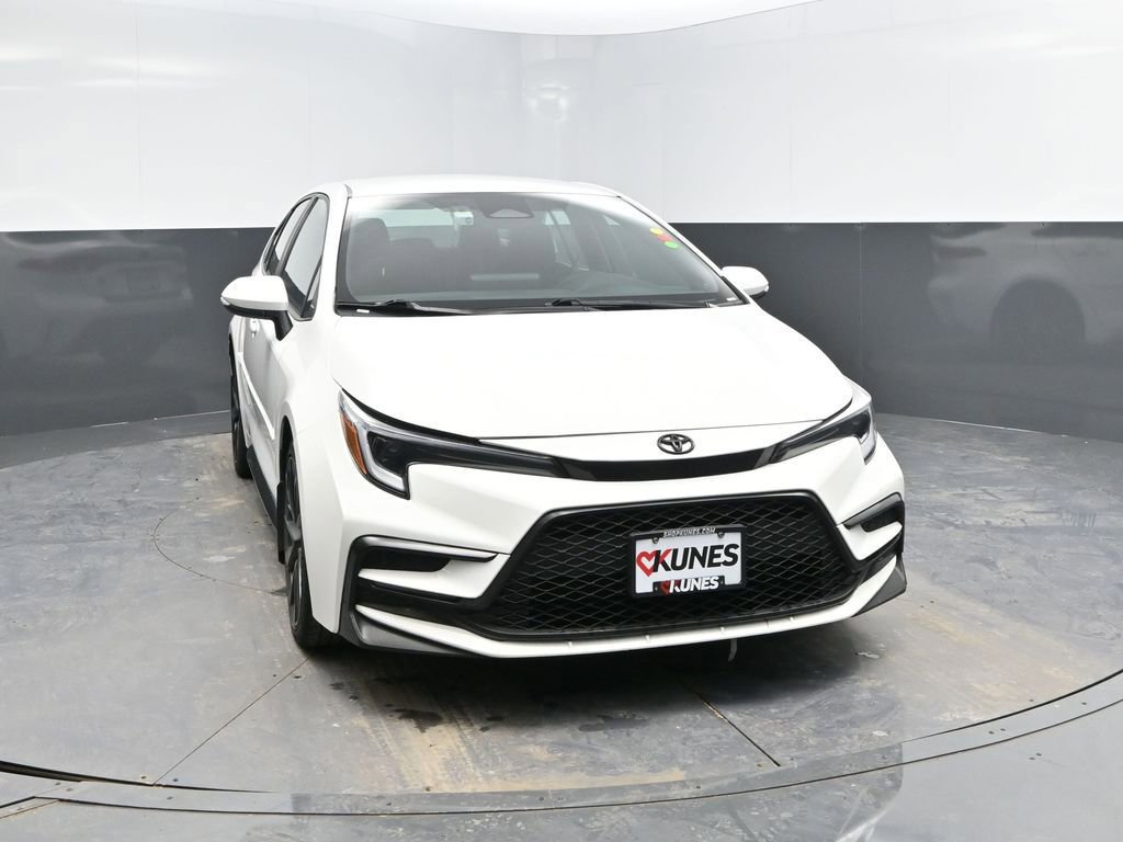 Used 2023 Toyota Corolla SE image 3