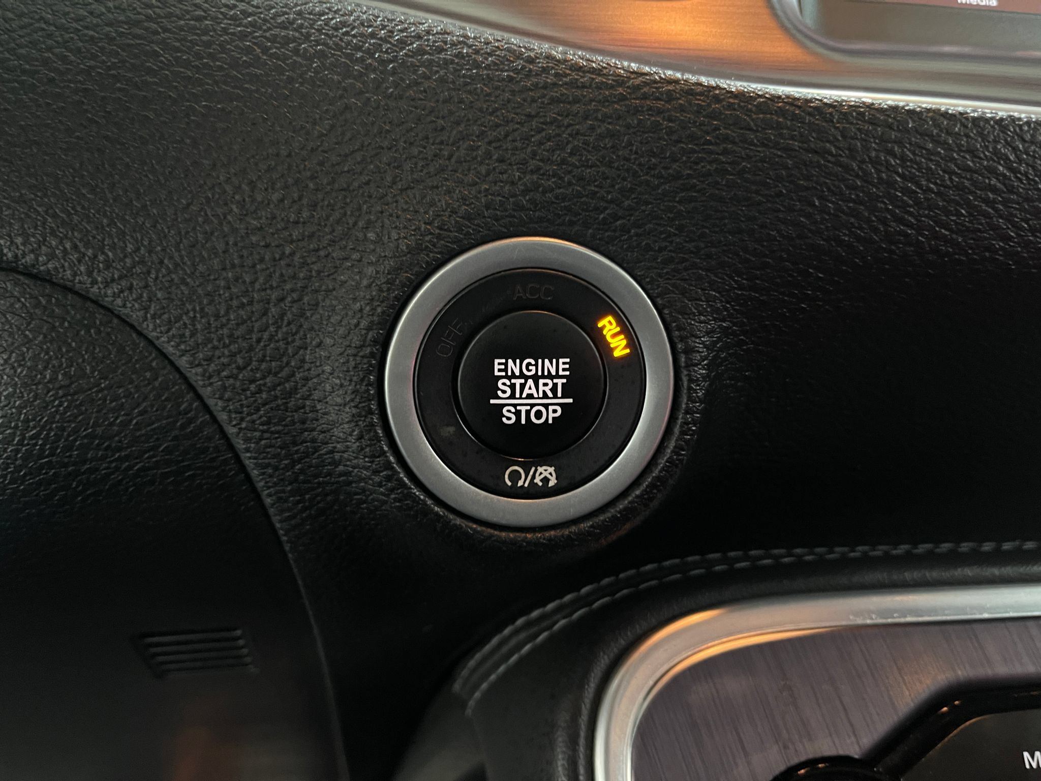 Used 2018 Dodge Challenger R/T RWD image 18