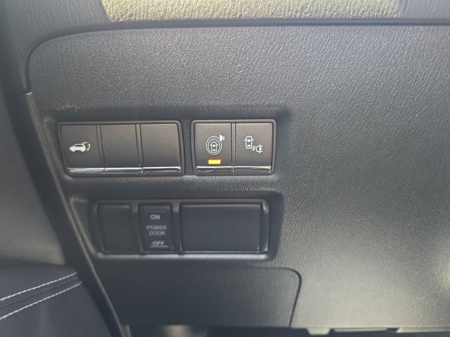 Used 2017 INFINITI QX80 2WD w/ Deluxe Technology Package image 10