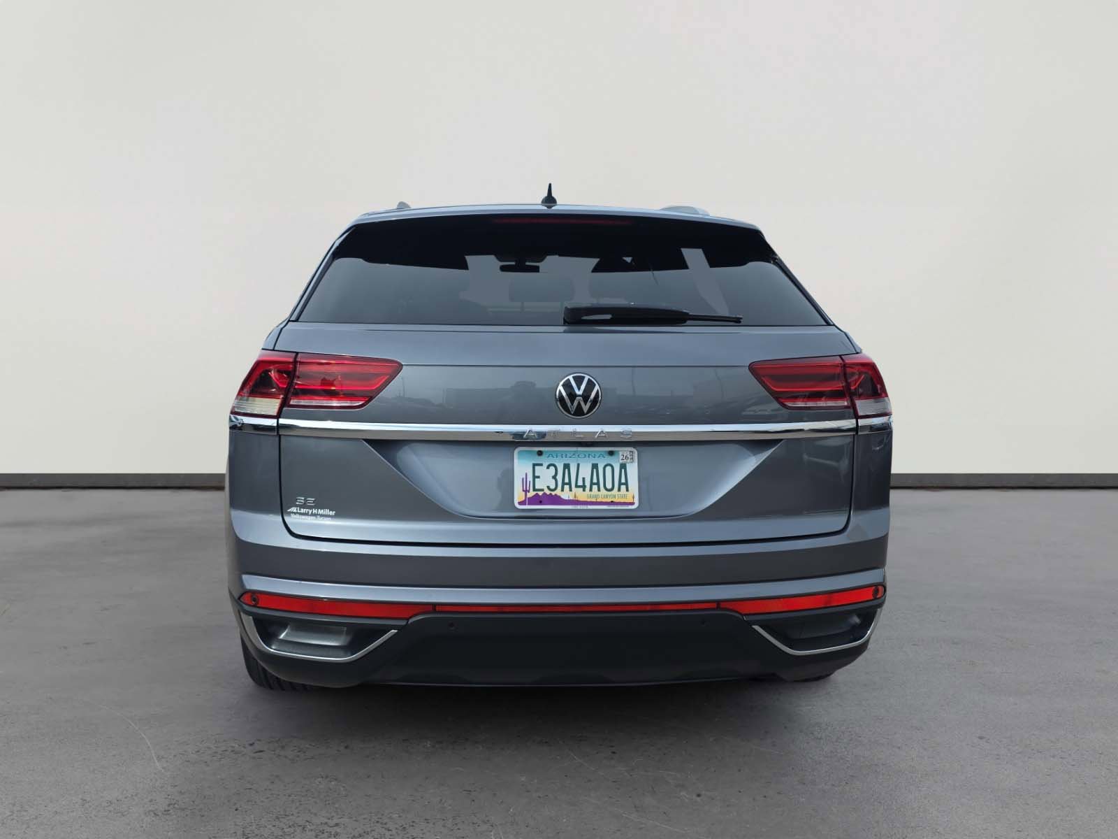 Used 2020 Volkswagen Atlas Cross Sport SE w/ Panoramic Sunroof Package image 4
