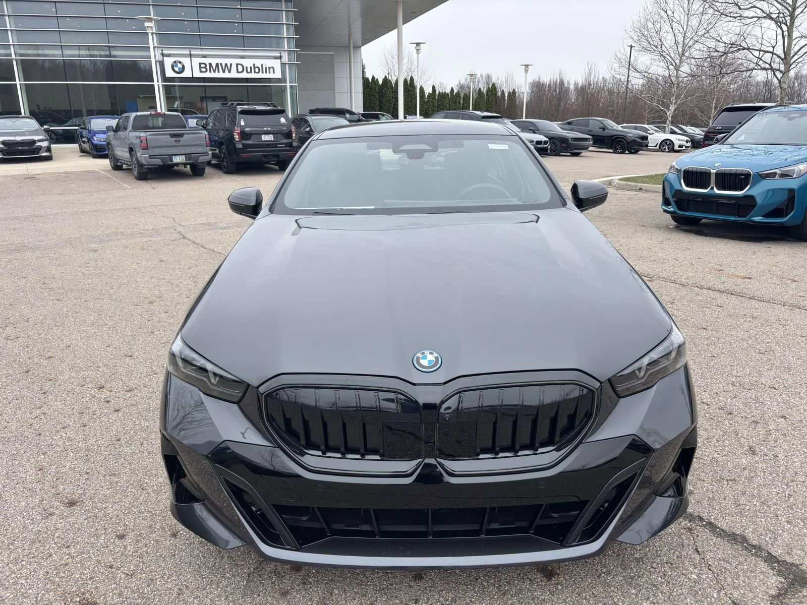 New 2026 BMW 550e xDrive w/ Executive Package AWD/4WD image 2