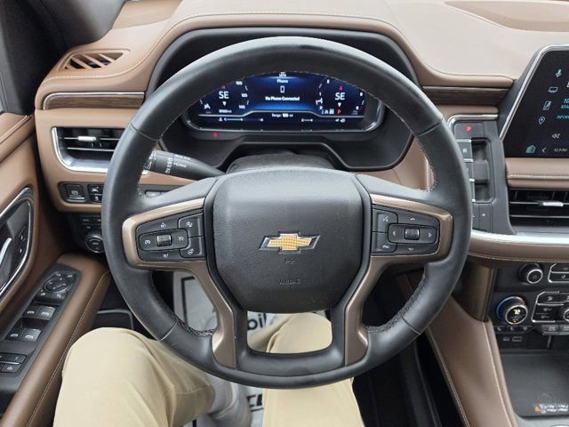 Used 2023 Chevrolet Suburban High Country AWD/4WD image 15