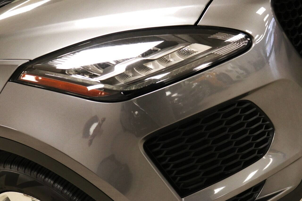 Used 2020 Jaguar E-PACE SE image 93