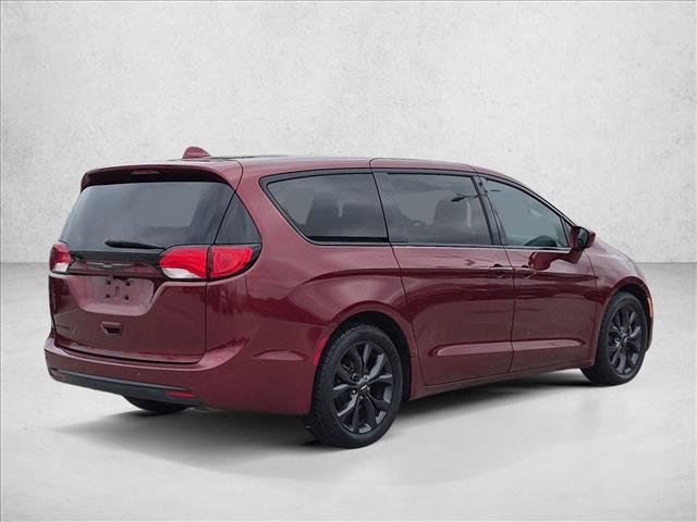 Used 2018 Chrysler Pacifica Touring Plus w/ S Appearance Package FWD image 5