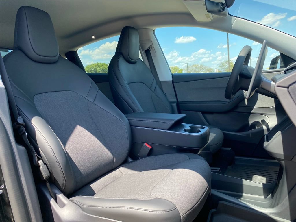 Used 2026 Tesla Model Y 2WD image 12