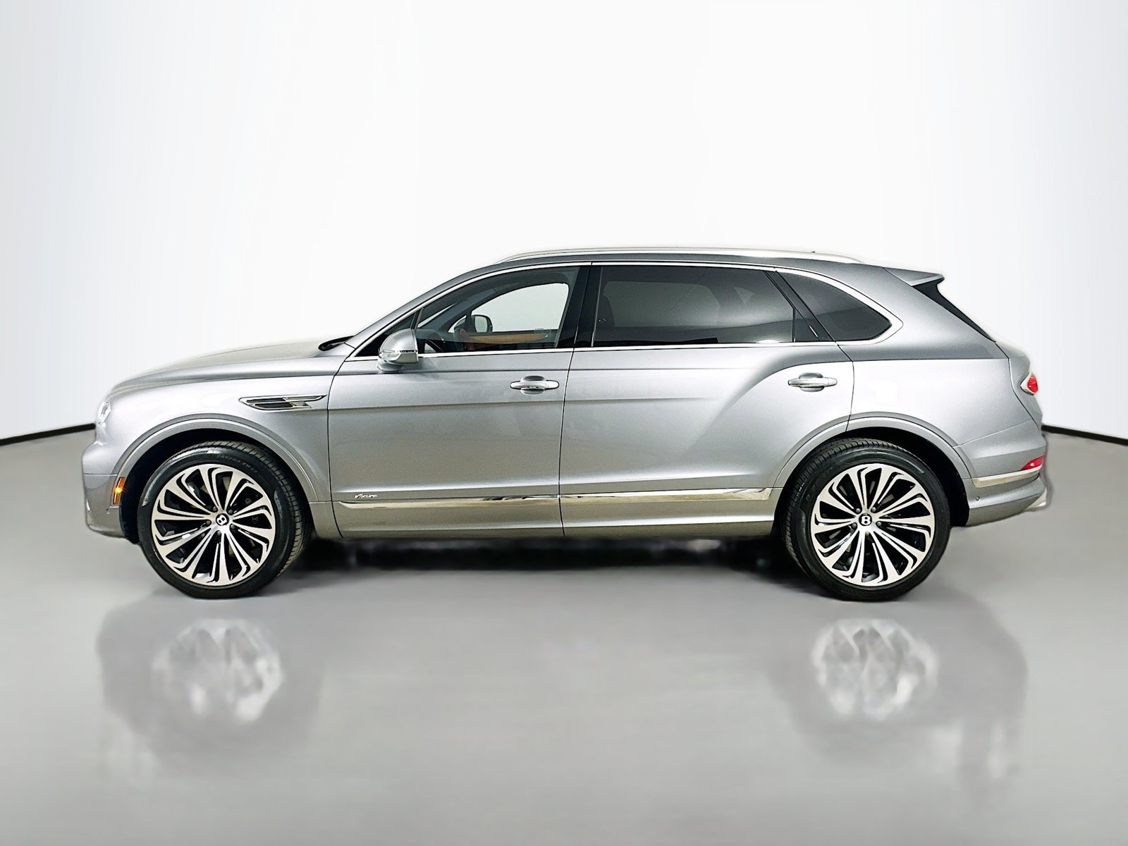 Used 2023 Bentley Bentayga Extended Wheelbase AWD/4WD image 11