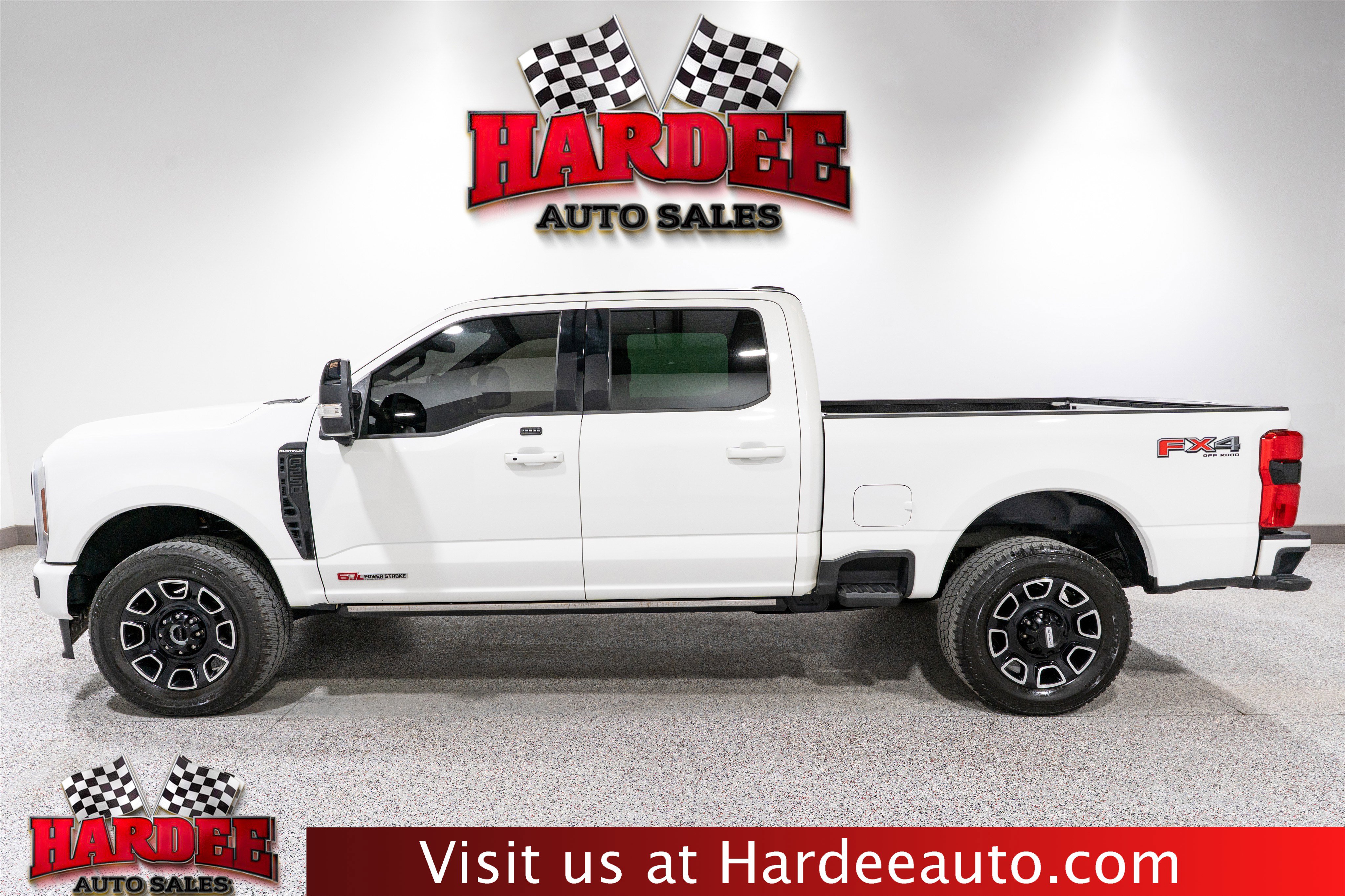 Used 2025 Ford F250 Platinum AWD/4WD image 1
