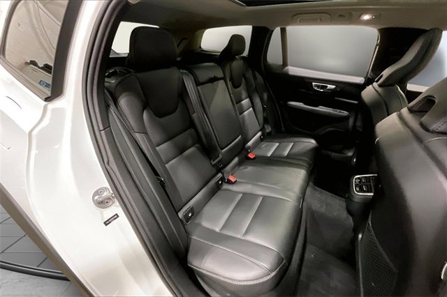 Certified 2024 Volvo V60 B5 Cross Country Ultimate w/ Protection Package Premier image 28