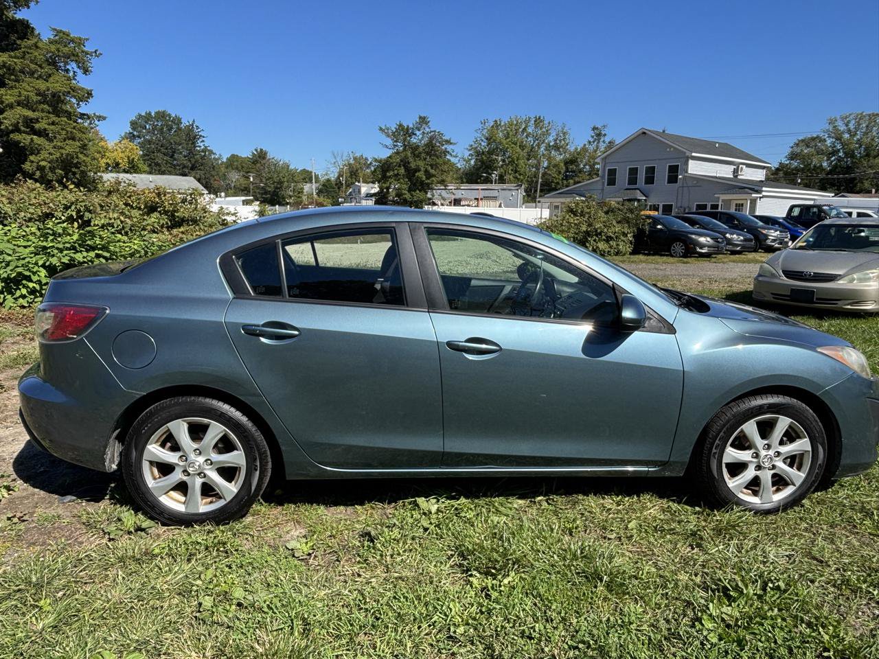 Used 2010 MAZDA MAZDA3 i Touring FWD image 4