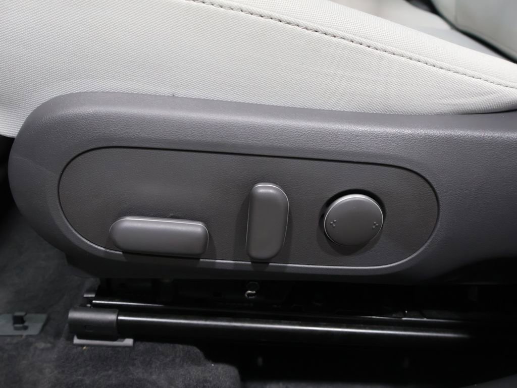 Used 2025 Hyundai Kona SEL image 10