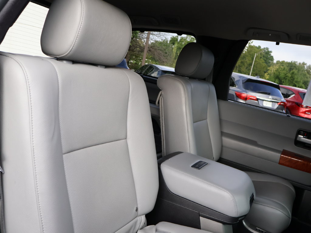 Used 2019 Toyota Sequoia Platinum AWD/4WD image 12