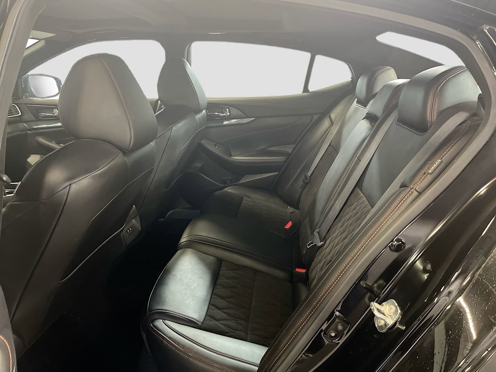 Used 2023 Nissan Maxima SR w/ Sport Mat Group image 26