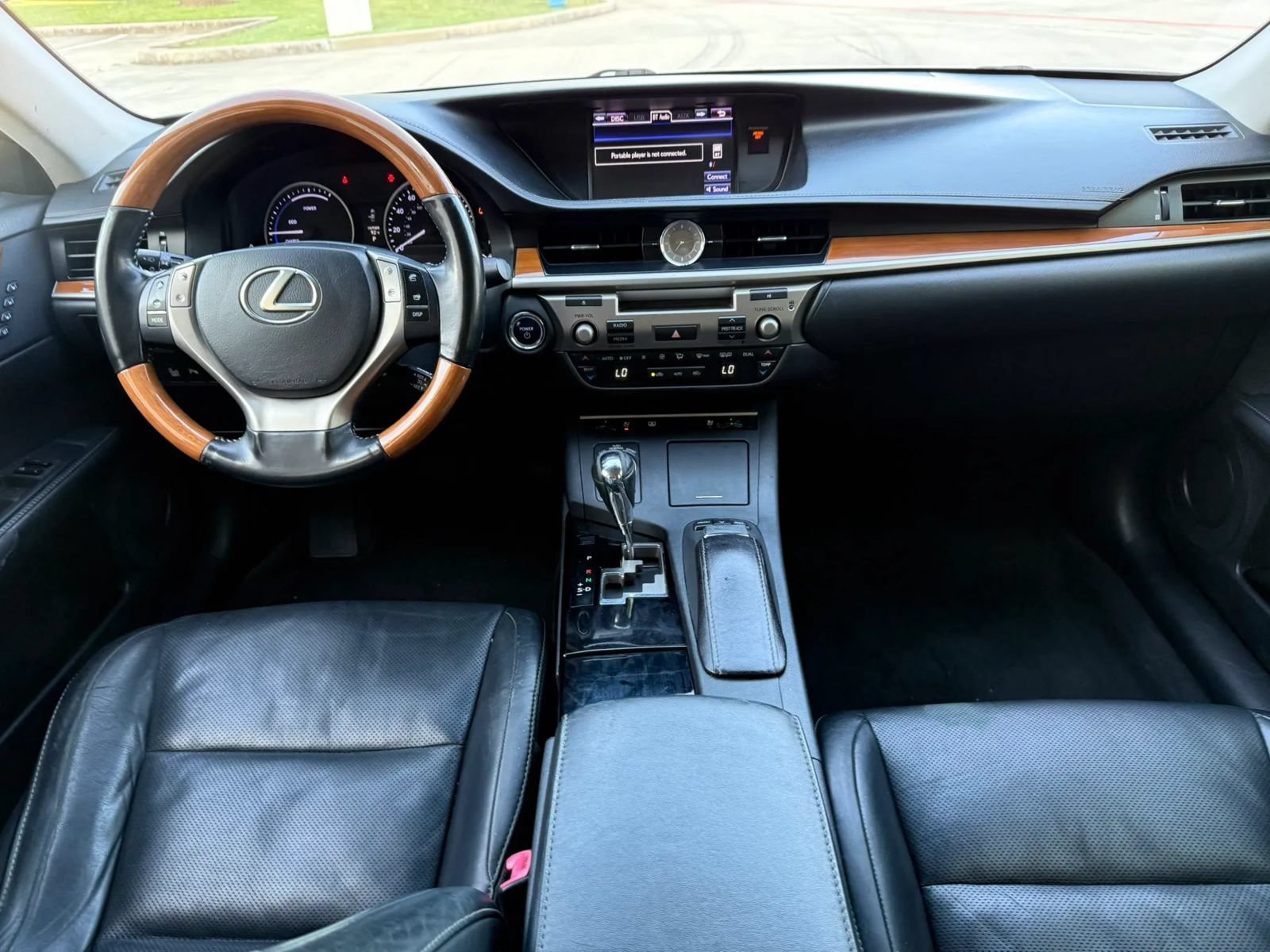Used 2014 Lexus ES 300h w/ Luxury Package w/Bamboo Trim FWD image 12