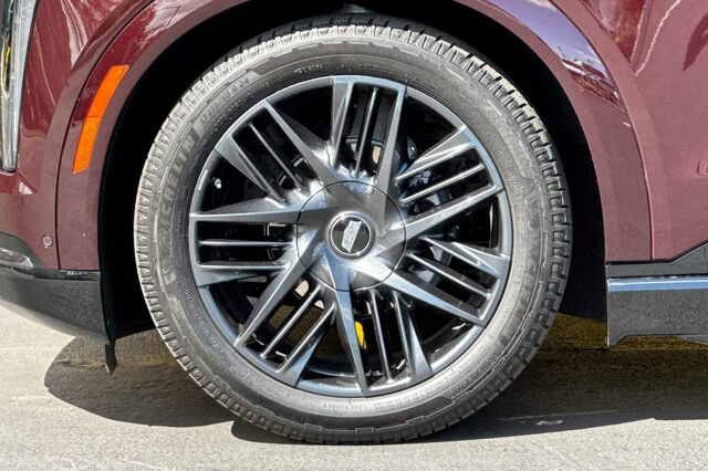 Certified 2025 Cadillac Escalade IQ Sport 1 w/ LPO, ONYX Package AWD/4WD image 27
