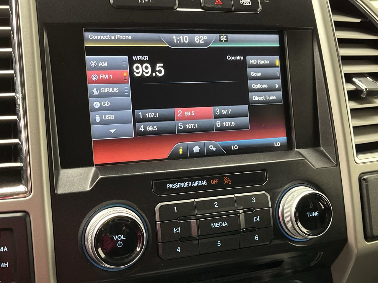 Used 2015 Ford F150 Lariat w/ Equipment Group 502A Luxury AWD/4WD image 20