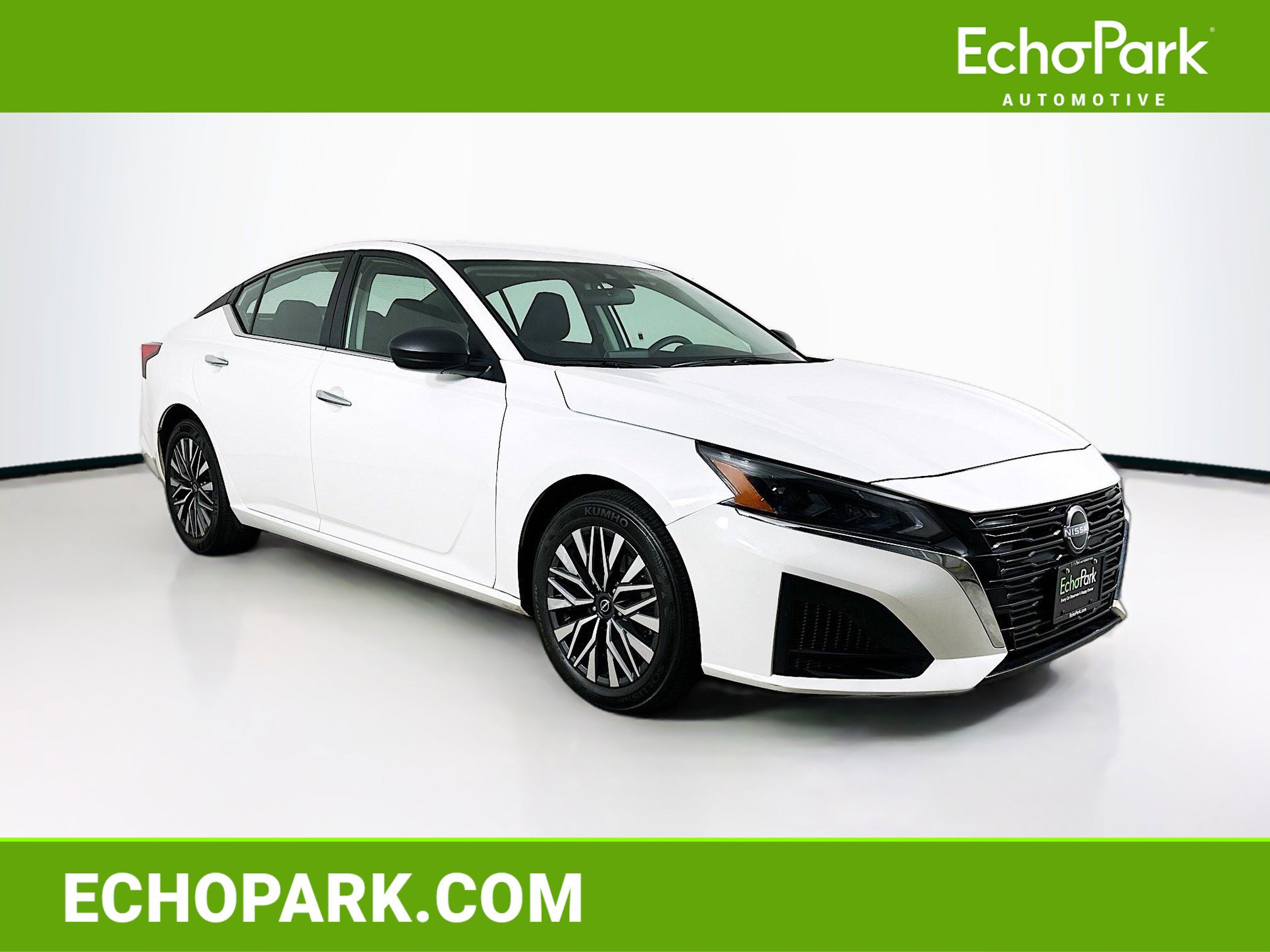 Used 2024 Nissan Altima 2.5 SV image 1