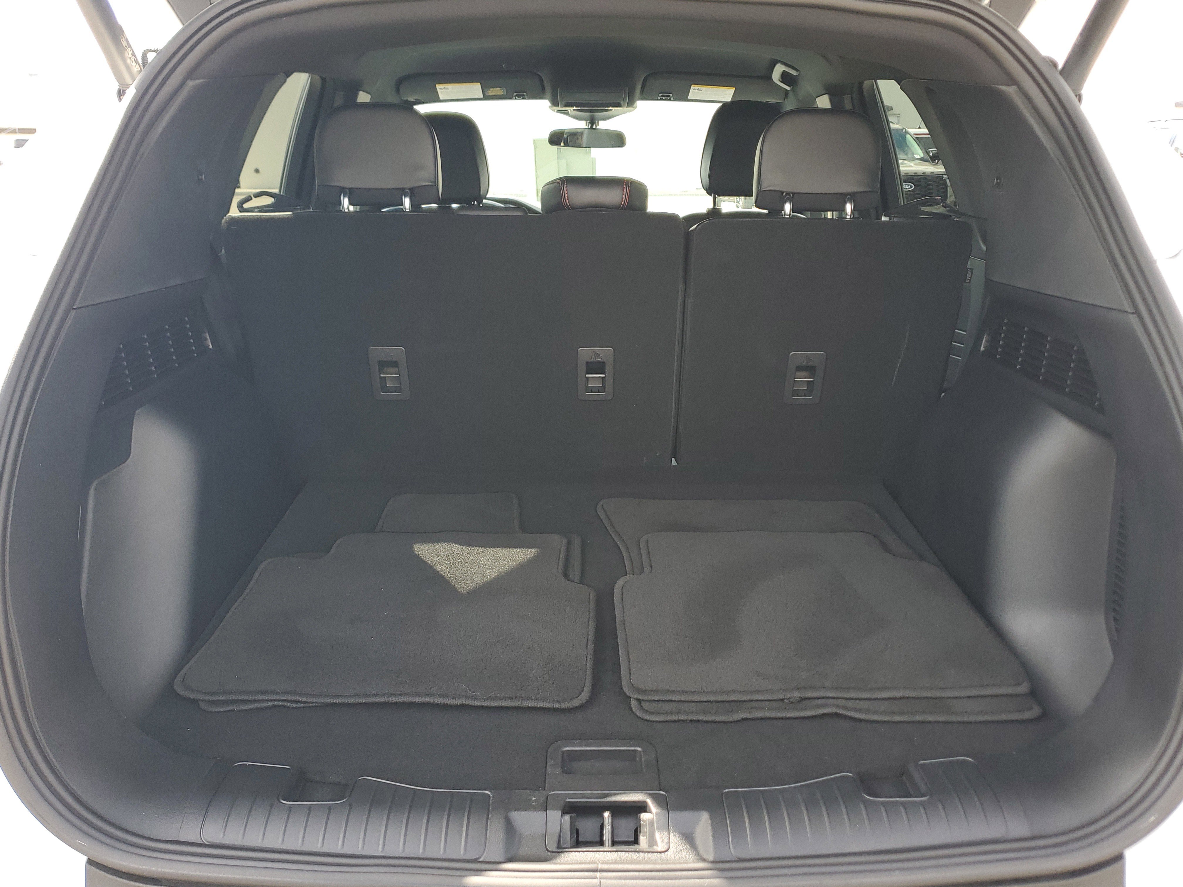 Used 2025 Ford Escape ST-Line w/ Equipment Group 301A image 15