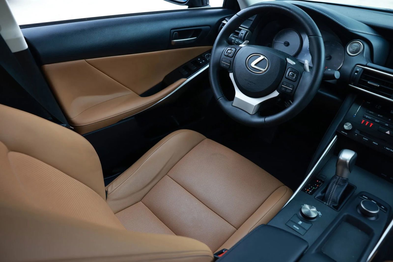 Used 2017 Lexus IS 200t RWD image 20