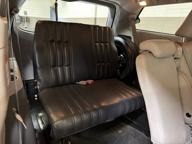 Used 2020 Toyota Sienna L FWD image 45