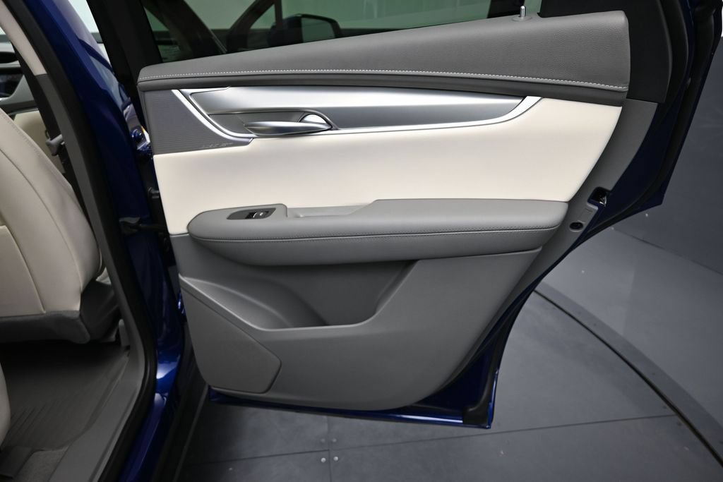 New 2026 Cadillac XT5 Premium Luxury w/ Driver Assist Package AWD/4WD image 17
