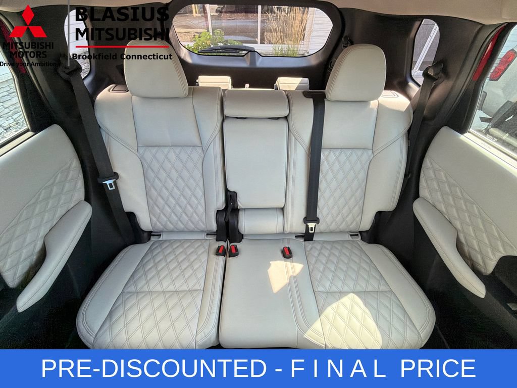 Used 2023 Mitsubishi Outlander SEL AWD/4WD image 43