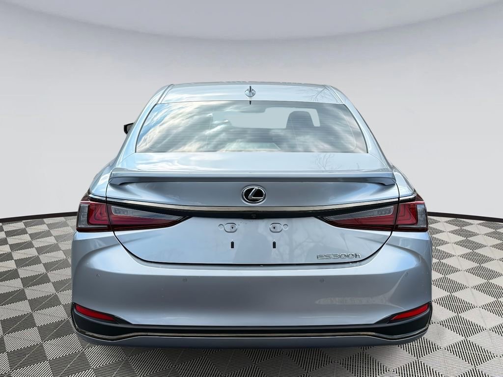 Used 2024 Lexus ES 300h F Sport w/ Accessory Package (Z2) image 3