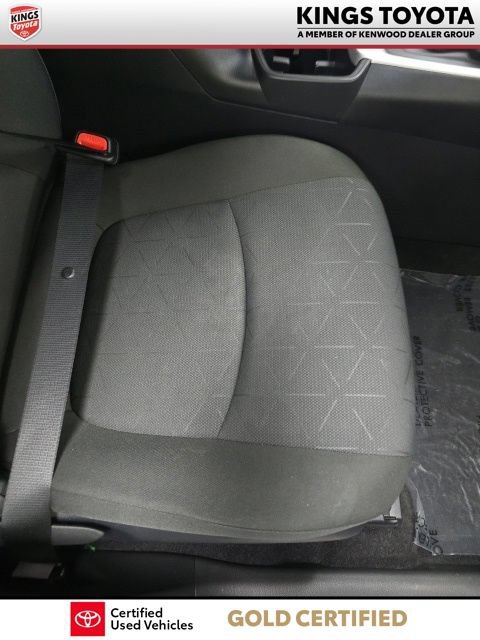 Used 2025 Toyota RAV4 XLE AWD/4WD image 7