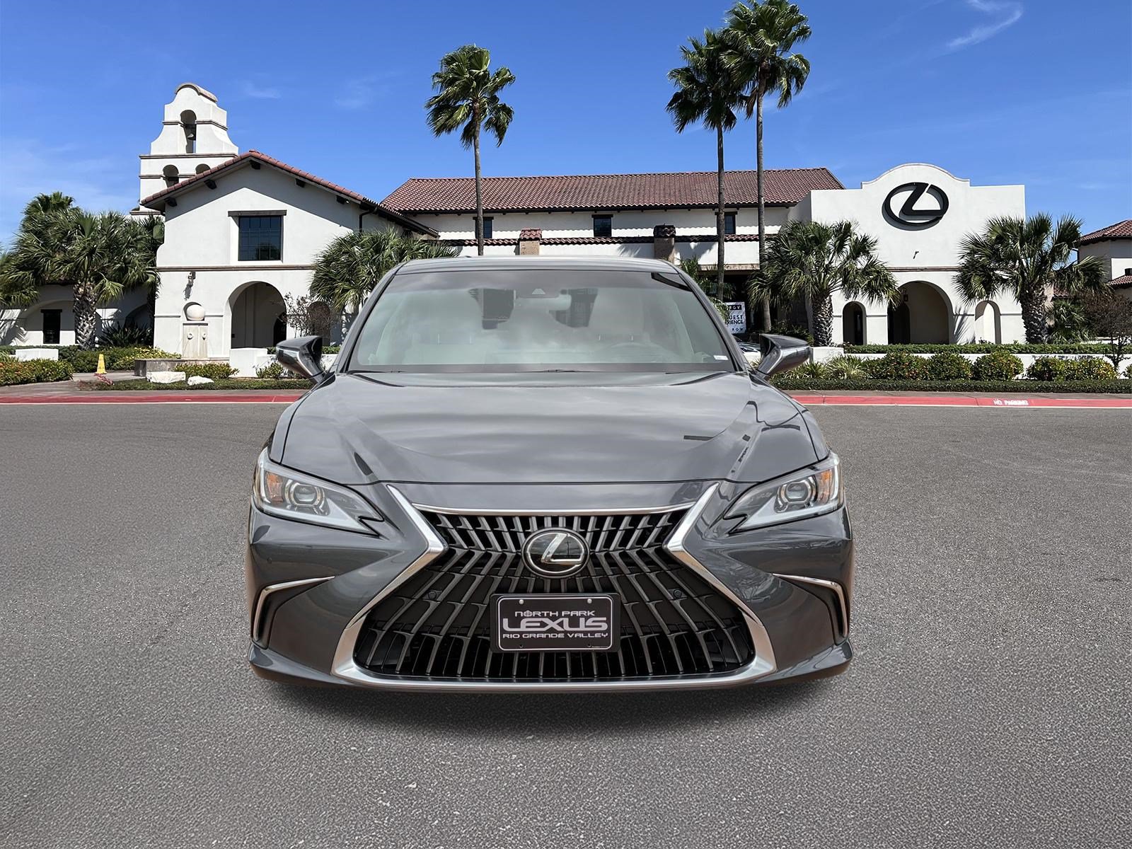 Used 2024 Lexus ES 350 w/ Technology Package FWD image 6