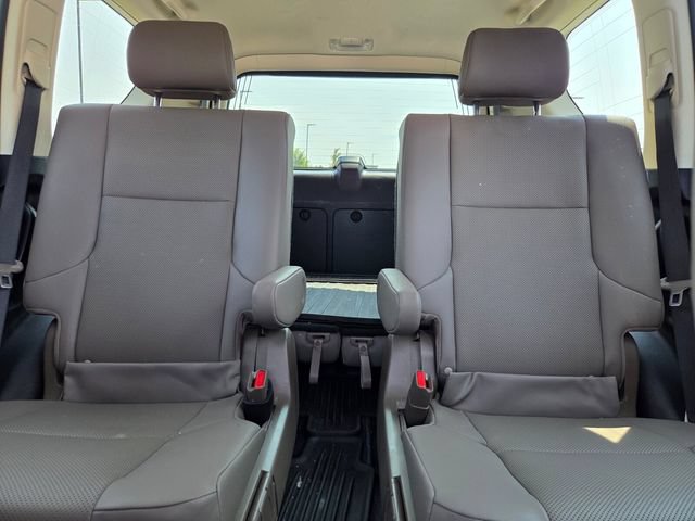 Used 2022 Lexus GX 460 Premium w/ Accessory Package AWD/4WD image 10