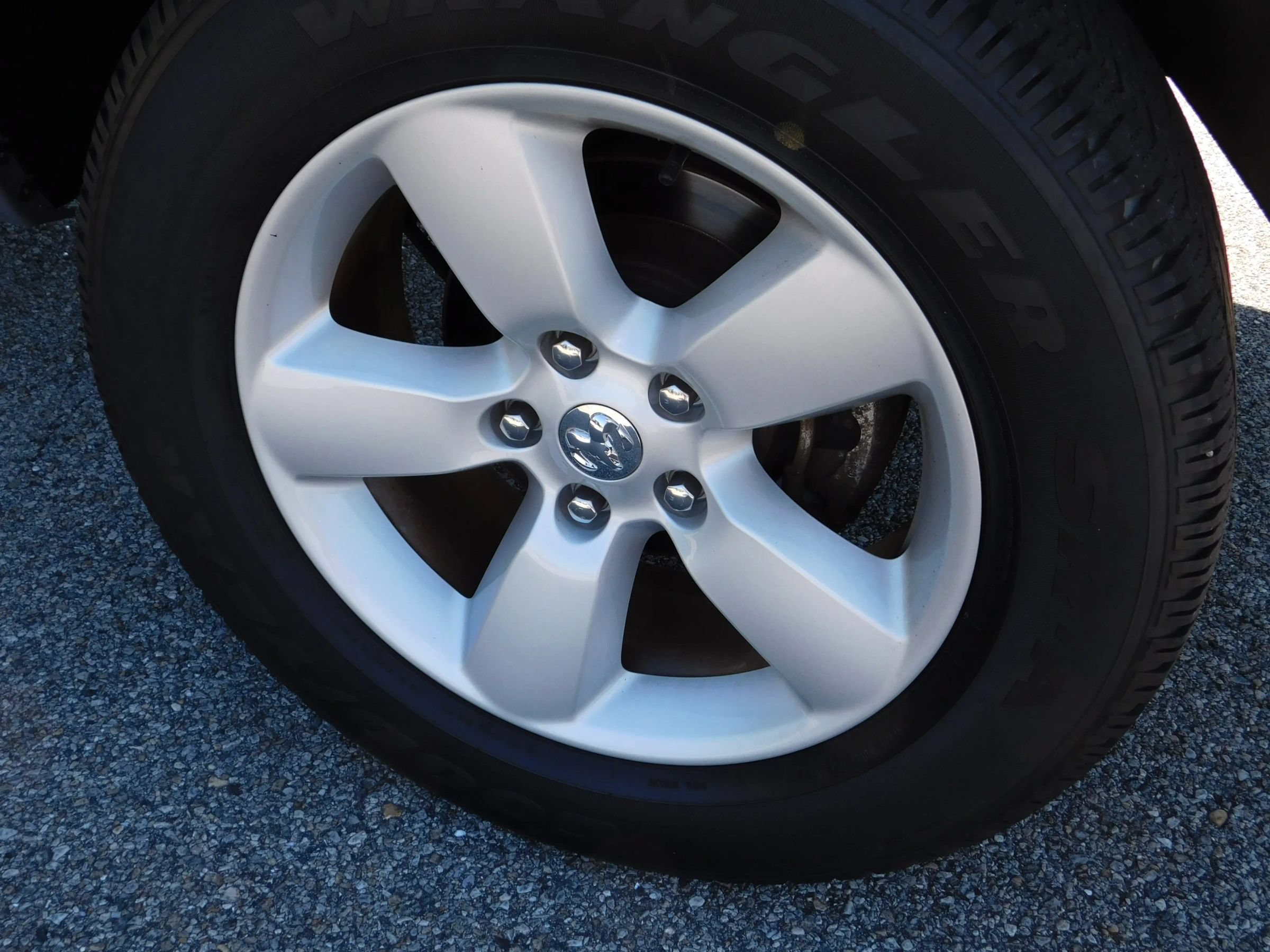 Used 2024 RAM 1500 Classic SLT AWD/4WD image 10