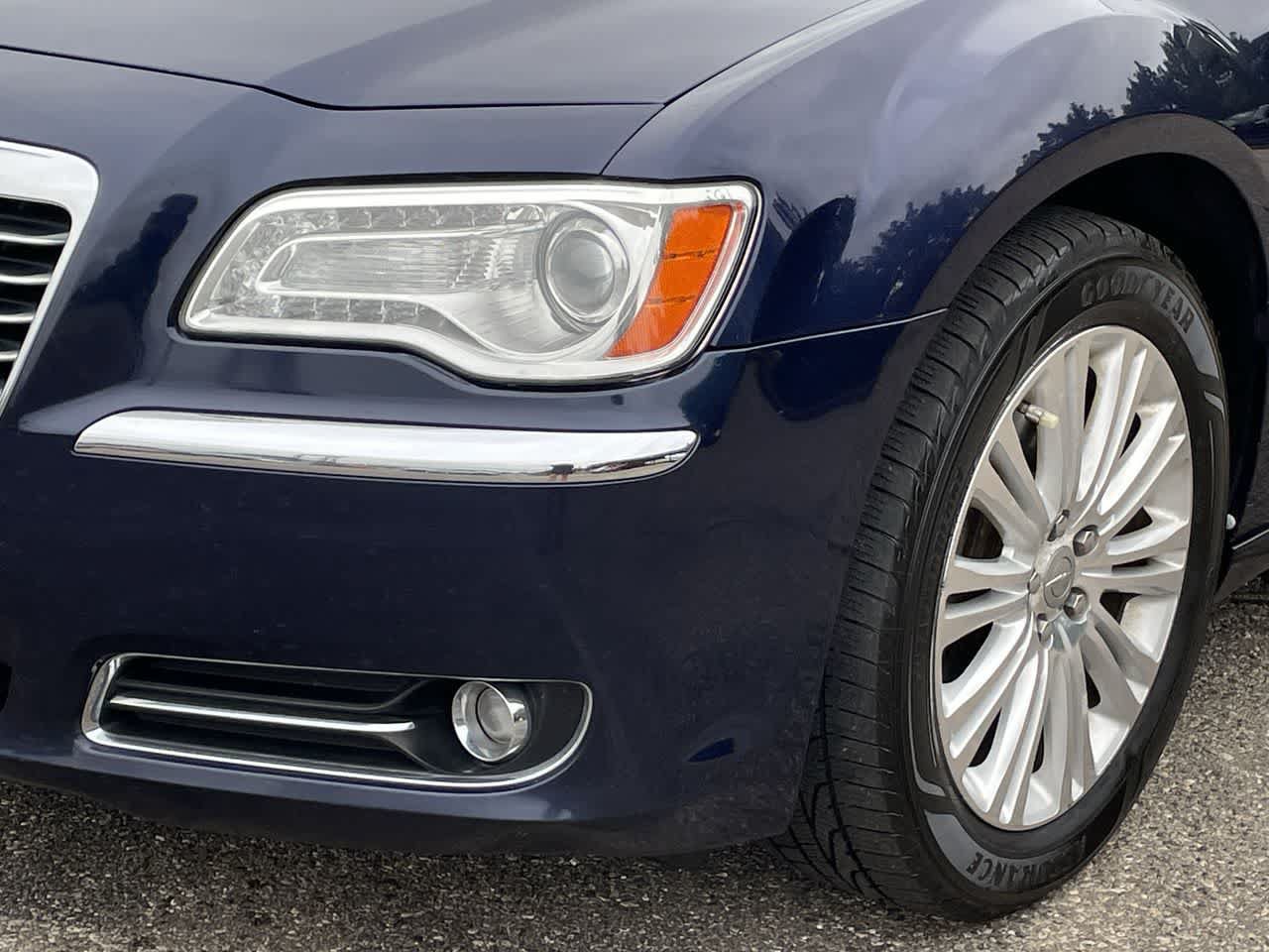 Used 2014 Chrysler 300 C AWD/4WD image 38