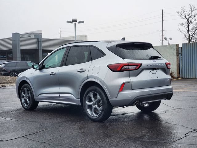 Used 2024 Ford Escape ST-Line w/ Tech Pack #1 AWD/4WD image 4