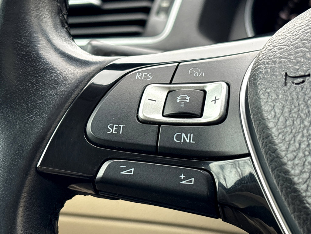 Used 2018 Volkswagen Passat 2.0T SE image 10